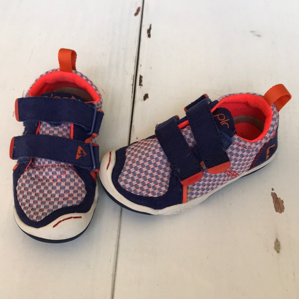 PLAE TODDLER SHOE SIZE 8